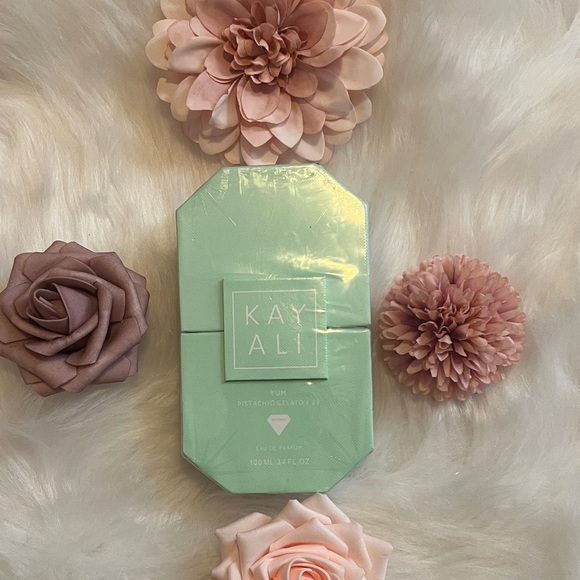 Kayali Other - Kayali Yum Pistachio Gelato 33